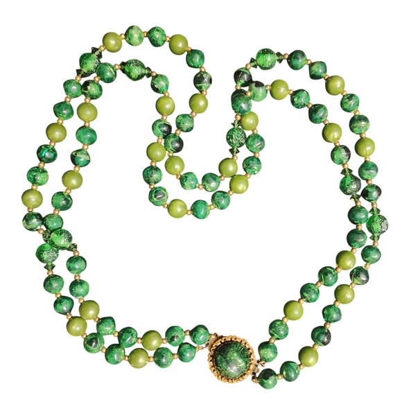 Unbranded Jewelry - VTG Double Strand Green Beaded Necklace Emerald Olive Gold Tone Box Clasp